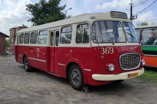 W Łodzi na trasy turystyczne wyruszyły autobusy Ogórek i Ikarus oraz tramwaj Sanok. Zostaną na długo! [TRASY, TERMINY]