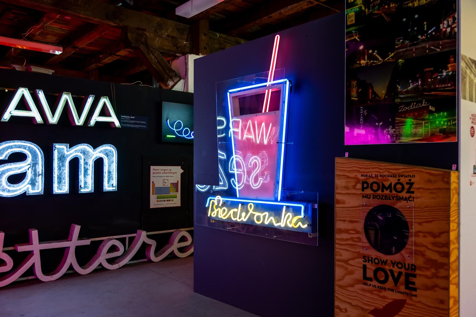 Neony z Muzeum Neonów w Warszawie