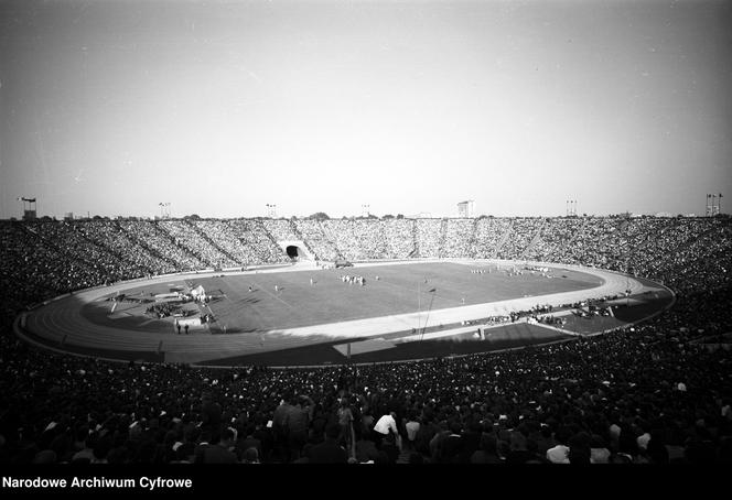 Stadion X-lecia. Lata 1962 - 1967 