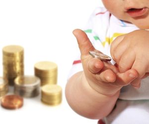 Ciało obce w żołądku dziecka. Co robić, gdy dziecko połknie np. monetę?