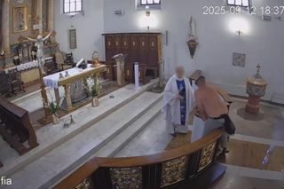 Półnagi mężczyzna przerwał mszę. Krzyczał, był agresywny