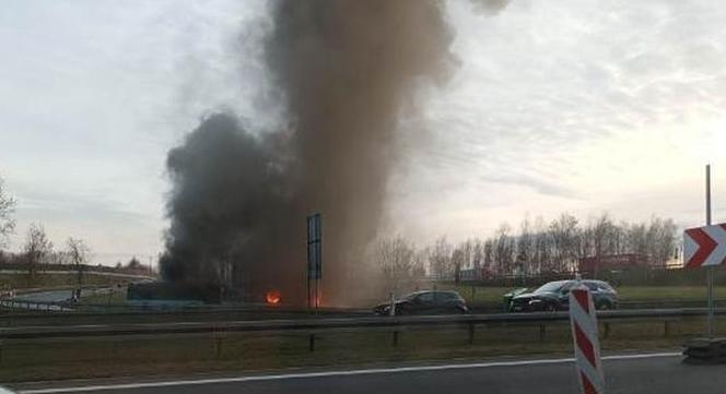 Autobus płonął jak pochodnia, dym sięgał nieba