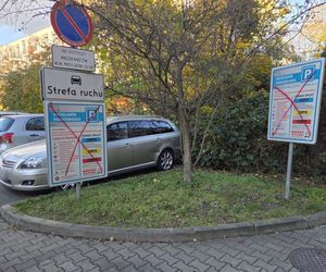 Przebite opony na osiedlu Krzyki-Partynice we Wrocławiu