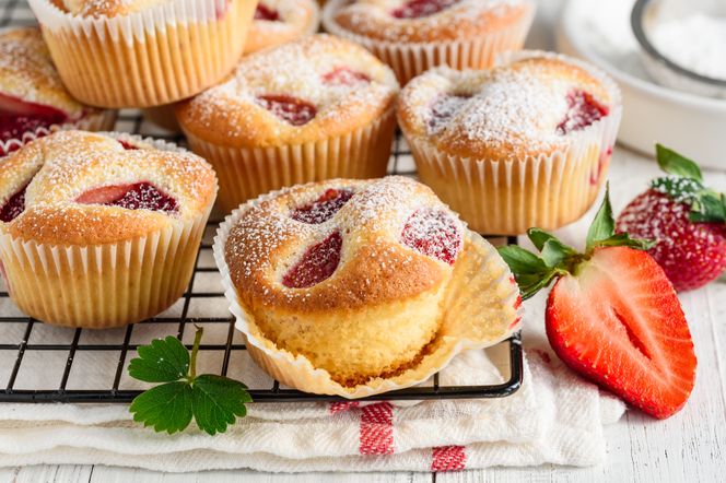 Muffiny z truskawkami: kwestia smaku najlepszych babeczek wyjaśniona!