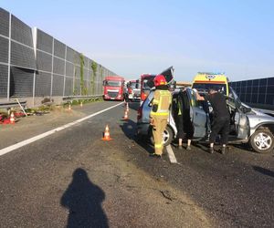 Paraliż na autostradzie A4! Samochód uderzył w bariery w Bielczy. Korek w kierunku Tarnowa!