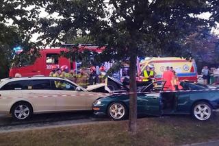 W wypadku na ul. Warszawskiej jedna osoba zginęła na miejscu. Łącznie pięć zostało przetransportowanych do szpitala