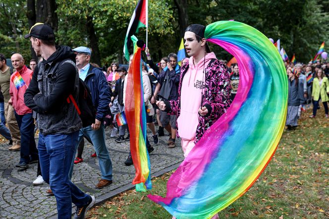 Marsz Równości w Katowicach 2025. Setki ludzi przeszło ulicami miasta. Były protesty