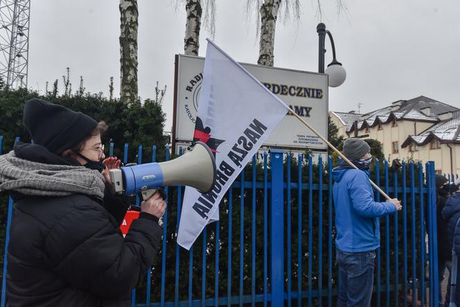 Międzymiastowy protest samochodowy pod Radiem Maryja. Strajkowali w Święto Trzech Króli