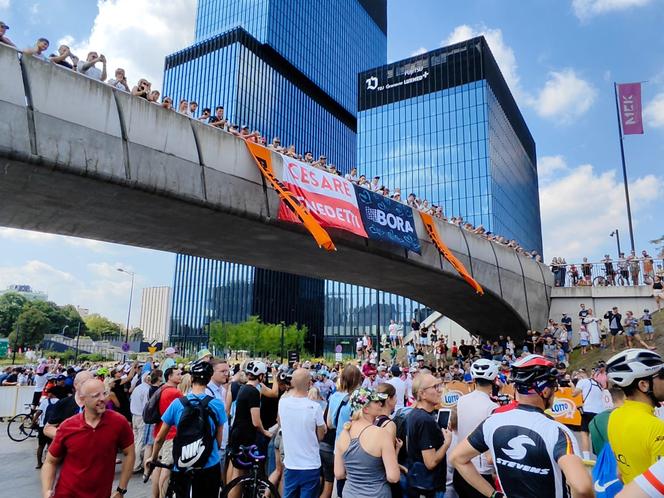 Tour de Pologne w Katowicach. Kolarze bawią się z kibicami