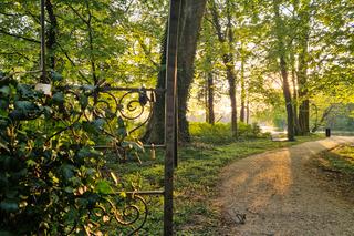 To jedno z najbardziej romantycznych miejsc w Polsce na weekend dla kobiet po 50-tce. Swoją wielką miłość przeżywała tu Michalina Wisłocka