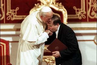 W tle zamieszania wokół Jana Pawła II, Lech Wałęsa nagle wyciąga asa z rękawa! To wszystko zmienia?!