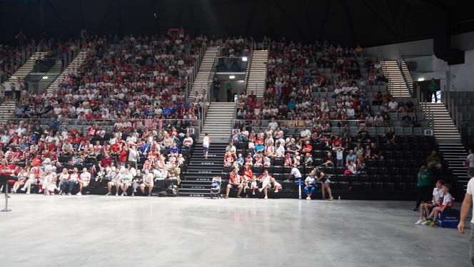 Euro 2024. Tysiące fanów piłki nożnej w Strefie Kibica w hali Urania. Zobacz zdjęcia