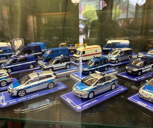 Miniaturowe samochody w Miasteczku Galicyjskim w Nowym Sączu