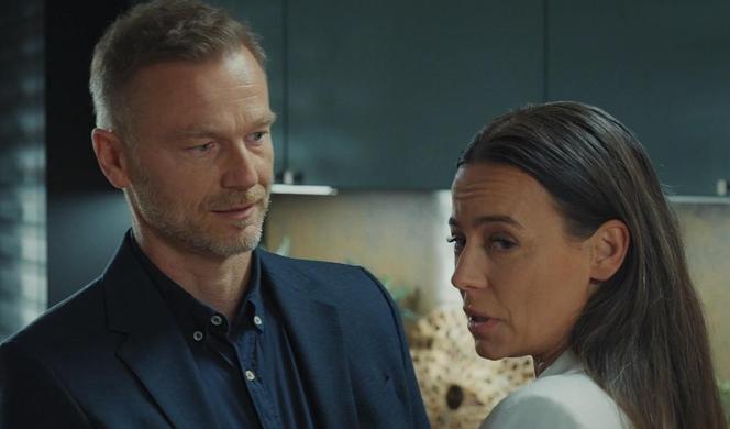 M jak miłość, odc. 1750. Magda (Anna Mucha), Andrzej Budzyński (Krystian Wieczorek)