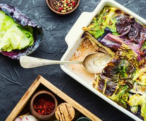 Ziemniaki po cabańsku w piekarniku. Przepis idealny na chłodniejsze dni