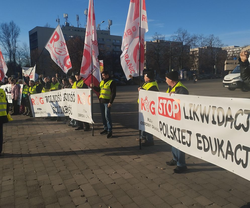 „Marsz gwiaździsty” w Katowicach. Związkowcy masowo protestują przeciwko Zielonemu Ładowi [GALERIA]