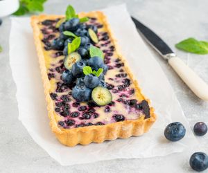 Domowa tarta z borówką amerykańską – kruchy spód i masa owoców