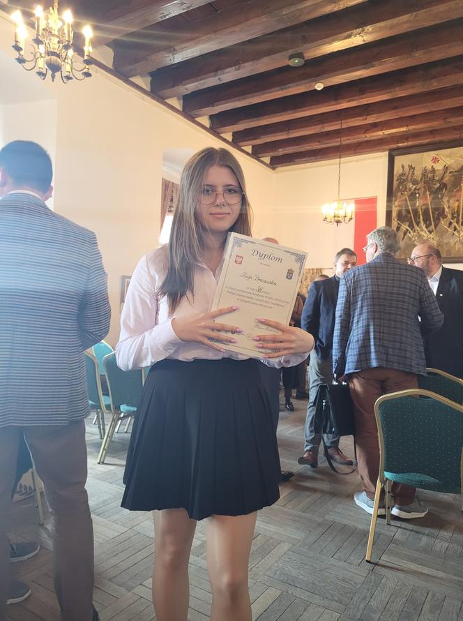 Alicja z głową pełną historii 