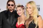 Ojciec Miley Cyrus zachwycony wybrykami córki