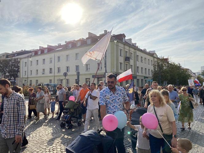 13. Marsz dla Życia i Rodziny zgromadził tłumy na ulicach Białegostoku [ZDJĘCIA]