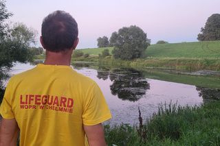 Nastolatek wskoczył do wody na główkę. Jest sparaliżowany. Ratownik WOPR: Takie historie w nas zostają