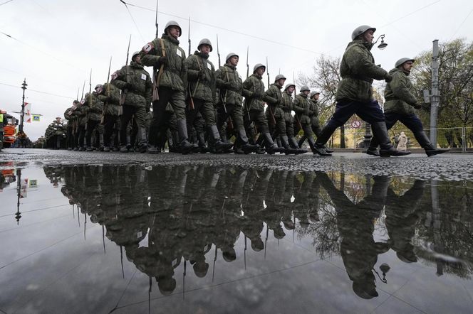 Zełenski i rosyjska armia przy granicy z Ukrainą 
