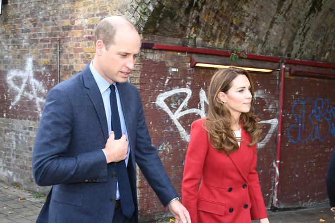 Książę William rzucił Kate przez telefon! Nowe fakty o jej dramacie sprzed lat