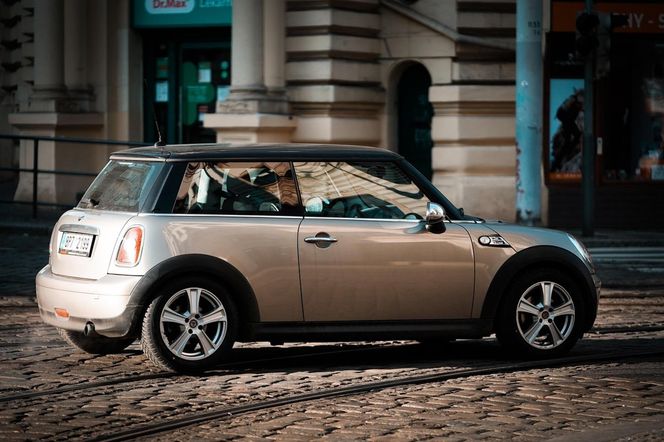 Mini Cooper (szczególnie modele R56, 2007–2013)