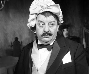 Mariusz Dmochowski, aktor