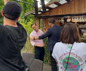 	M jak miłość nowy sezon po wakacjach. Olek (Maurycy Popiel), Marcin (Mikołaj Roznerski) na planie