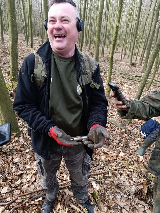 Zaskakujące znalezisko. W woj. warmińsko-mazurskim odkryto szczątki radzieckiego samolotu