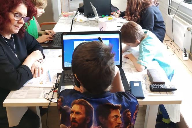 Katowice: Miasto kupi komputery do nauki zdalnej dla podopiecznych domów dziecka
