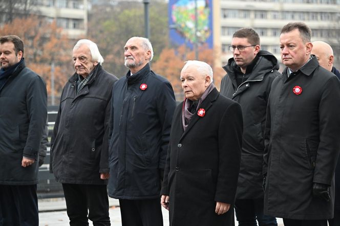 Jarosław Kaczyński wraz z delegacją PiS złożył wieńce przed pomnikami Ojców Niepodległości