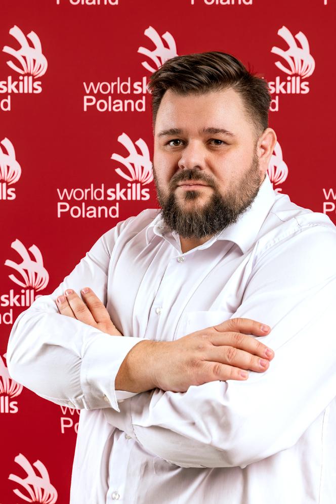 Nauczyciel ze szkoły drzewnej z Garbatki Letnisko ekspertem w World Skills.