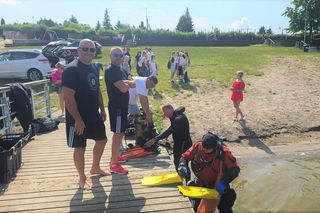 Płetwonurkowie oczyszczali plaże w Iławie. W wodzie masa śmieci