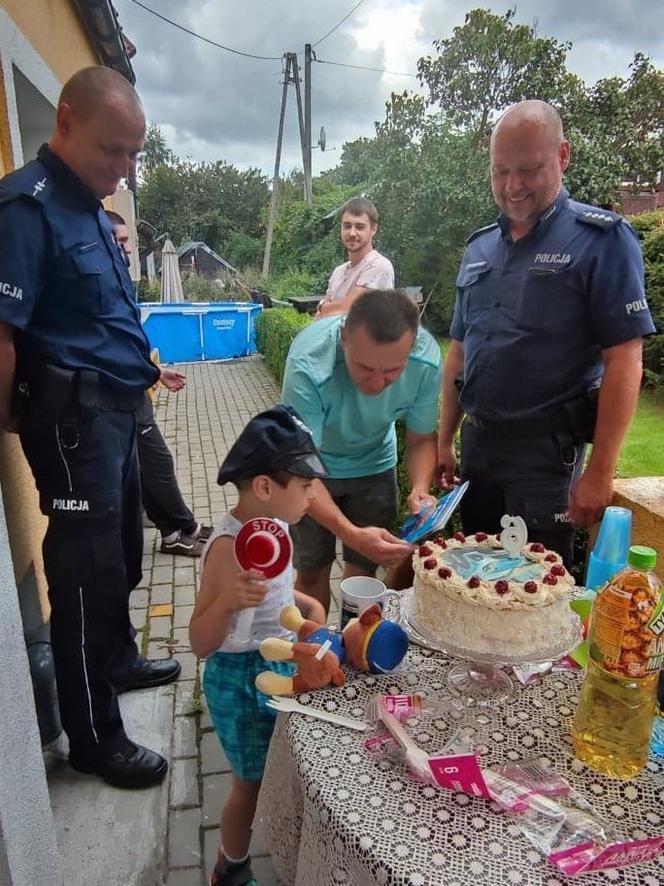 Urodziny Alana rozpoczęły się...wizytą policjantów 