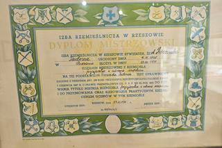 Od ponad 60 lat strzyże całe pokolenia