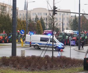 Protest rolników w Olsztynie 21 lutego. Co dzieje się w centrum?