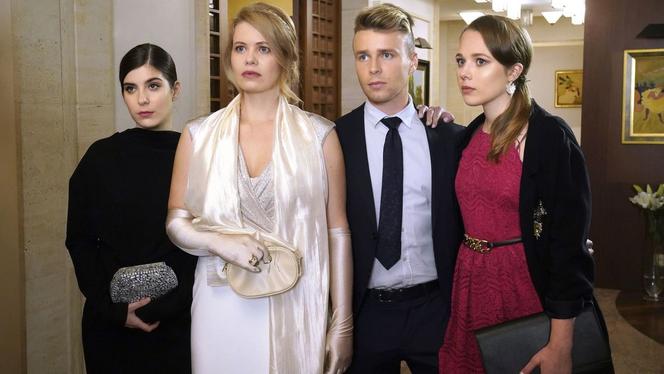 Barwy szczęścia, odc. 2409: Agata (Natalia Zambrzycka), Patryk (Konrad Skolimowski), Sławka (Ewelina Serafin), Jowita (Magdalena Żak)