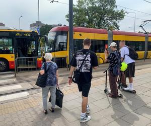 Zderzenie tramwaju i autobusu w Warszawie