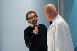 	Na dobre i na złe odc. 915. Adam Markiewicz (Marcin Troński), Artur Bart (Piotr Głowacki)