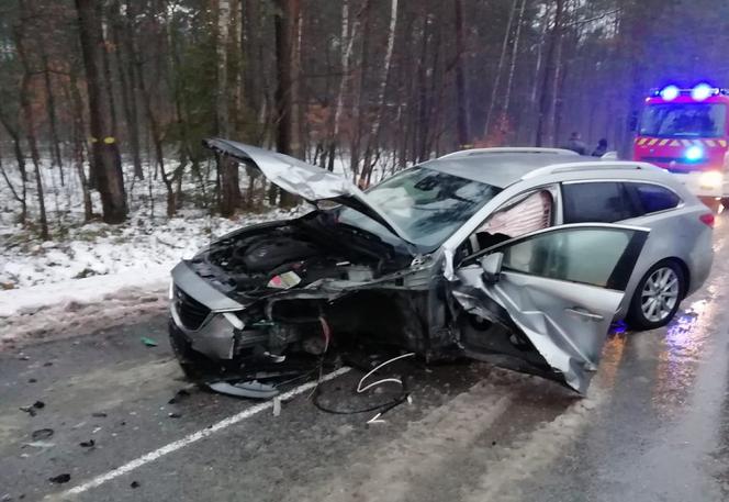 Zderzenie aut pomiędzy miejscowościami Kletnia a Kocierzowy 