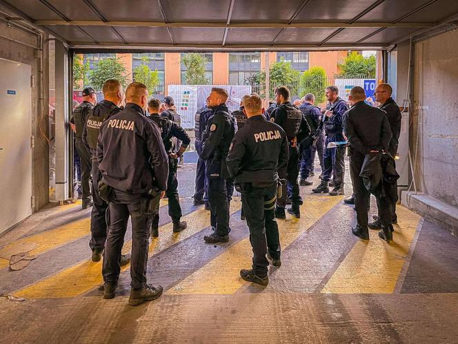 Polscy policjanci jadą pilnować porządku we Francji! Mowa jest o milionach ludzi