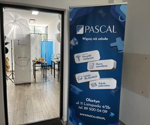 Wakacyjny patrol Eska Summer City w olsztyńskim oddziale Szkoły Policealnej Pascal