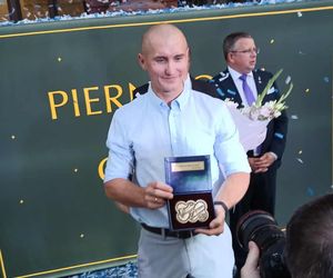 Mirosław Ziętarski z Katarzynką w Piernikowej Alei Gwiazd