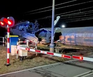 Zderzenie pociągów na Śląsku! Oba składy się wykoleiły. Nocny wypadek w Kuźni Raciborskiej