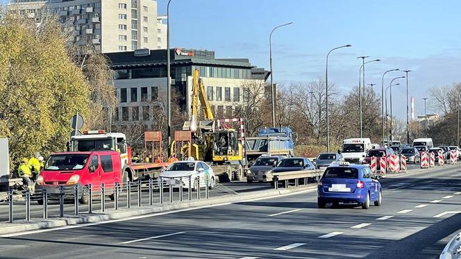 Rozkopali nowy wiadukt. Absurd na Trasie Łazienkowskiej