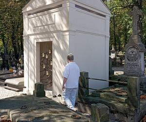  Piotr Woźniak-Starak tak wygląda jego grób w 4 rocznicę  śmierci 