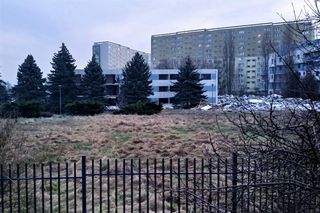 Wyburzanie dawnego hotelu Reda