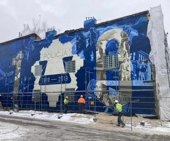 Mural kosztował fortunę. Przykryją go styropianem